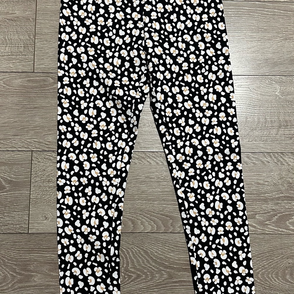 Kids Black and White Patterned Leggings . Brand new but without tag